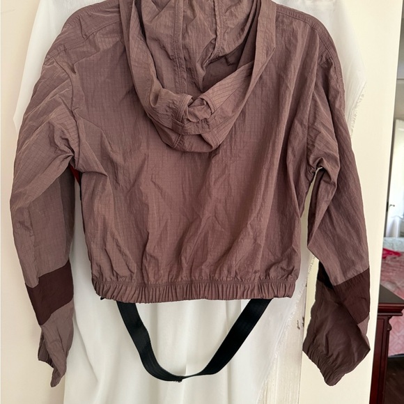 NWT Nike Burgundy Utility Water Repellent Jacket Size XS - Picture 6 of 6